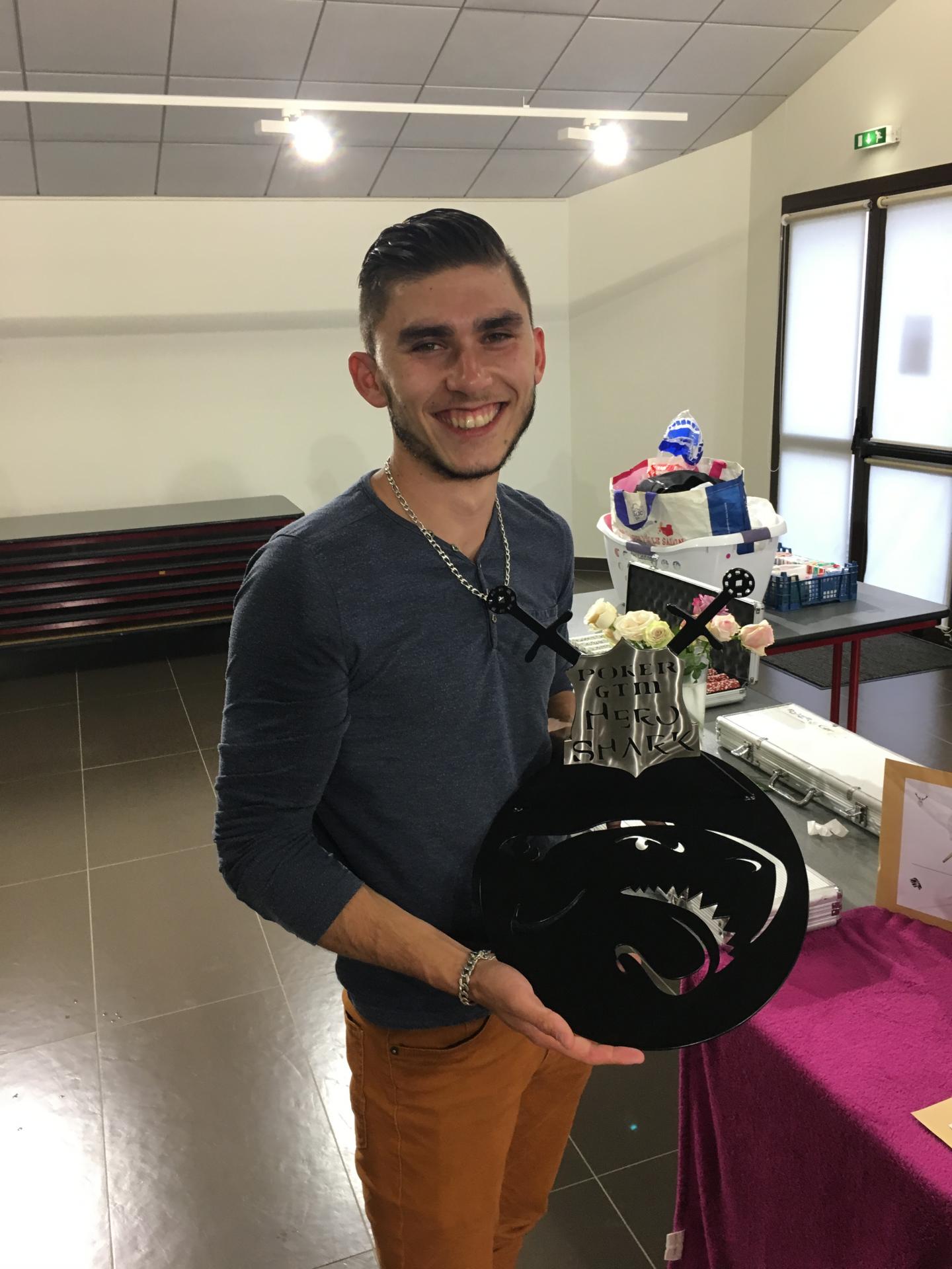 11. Et voici Morgan, le champion des Sharks !