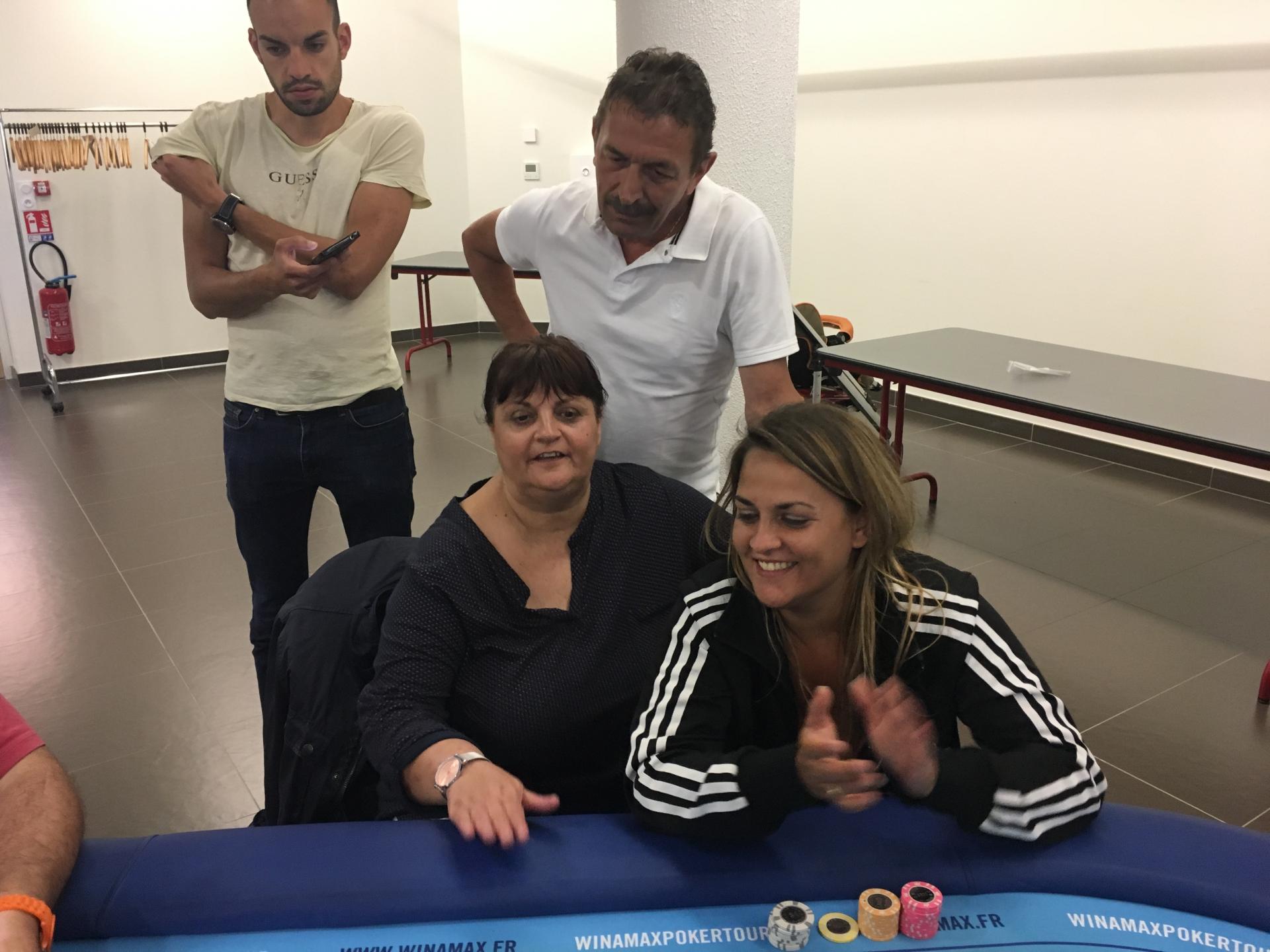 Pour réussir au Poker, il faut le soutien de sa famille. demandez à Clara notre meilleure féminine ...